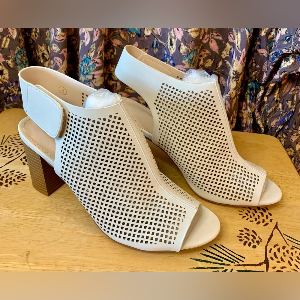 NWT Coutgo Open Toe Sandal - Picture 4 of 10